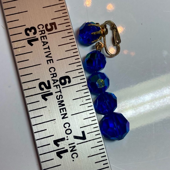 Vintage Blue Crystal clip earrings. - Picture 3 of 3